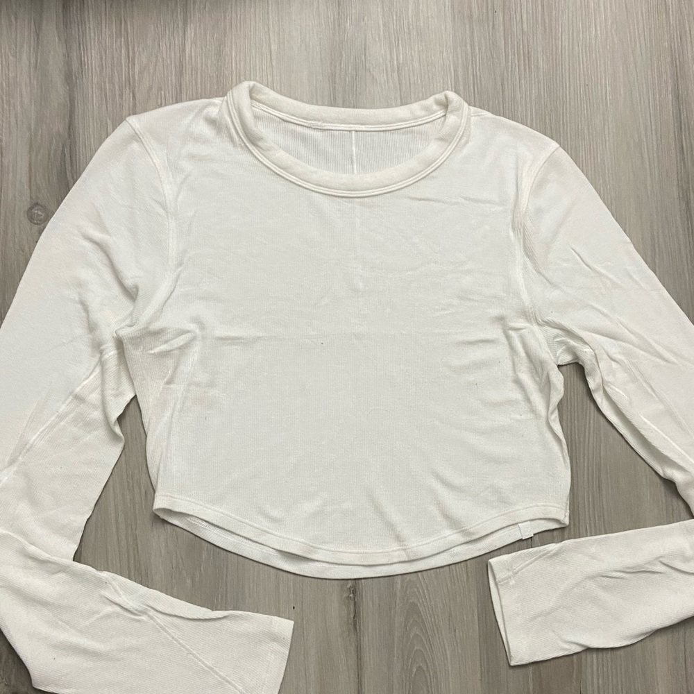Lululemon cropped long sleeve size 6